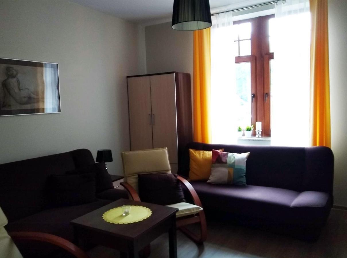 Apartament Jozefinka Apartment ชกลาร์สกา ปอเรมบา ภายนอก รูปภาพ