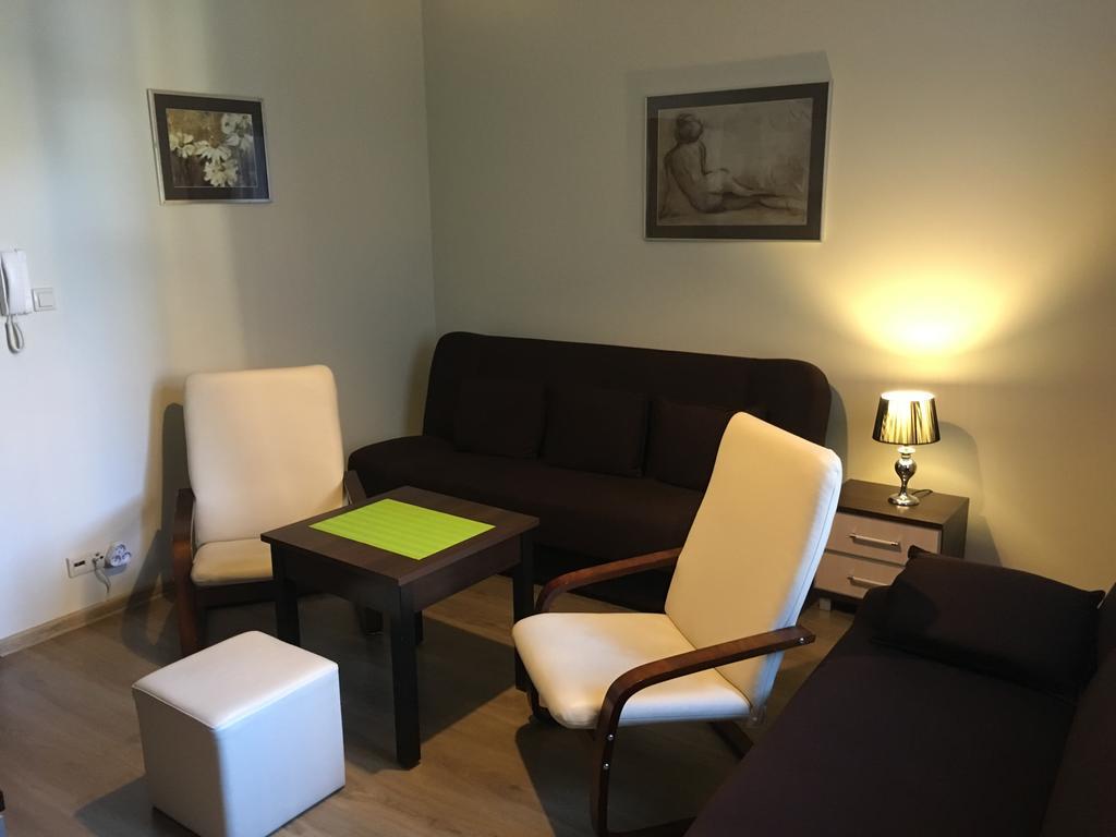 Apartament Jozefinka Apartment ชกลาร์สกา ปอเรมบา ภายนอก รูปภาพ